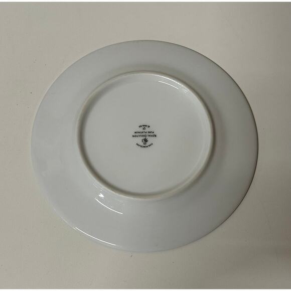 Royal Doulton Pure Platinum Saucer 6 1/4" - KK 517 - Picture 2 of 2
